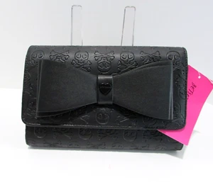 Betsey Johnson Black Skulls Crossbody Bag Clutch Wallet Purse NWT - Picture 1 of 8