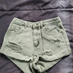 women small olive green denim shorts - Picture 1 of 1