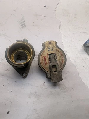 Cuello de llenado de refrigerante Polaris 1985-1996 XLT Indy 400 500 Classic XCR 440 3083398 Foto 1 de 4