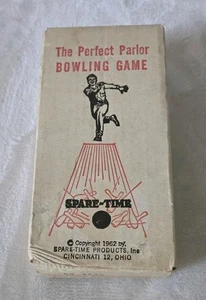 VTG Spare Time Perfect Parlor Bowling Game 1962 Vintage 9 Dice Only Missing 1 - Picture 1 of 14