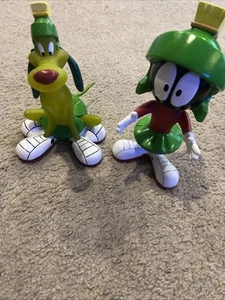 Modellino vintage Warner Brothers 1997 & 1995 Marvin il marziano e cane K9 PVC 7" - Foto 1 di 8