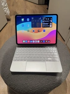 Apple iPad Pro 11-Inch (M4) - 256GB — Silver with MAGIC KEYBOARD - Picture 1 of 6