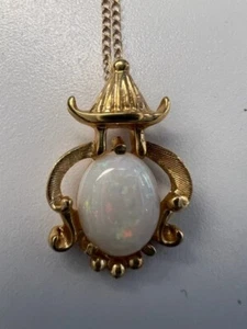 Vintage Opal Pendant in 14k Yellow Gold with Yellow gold neck chain - Picture 1 of 8