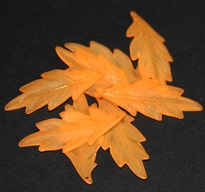 20 pcs of Frosted Acrylic leaf drops, lucite leaf drops 43x17mm - Picture 1 of 20
