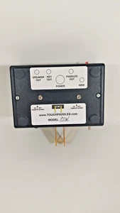 Electronic keyer that converts the actions of Morse code paddles - Picture 1 of 4