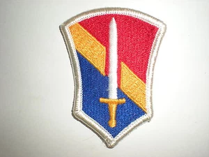 PARCHE DE PRIMERA FUERZA DE CAMPO VIETNAM DEL EJÉRCITO DE ESTADOS UNIDOS - COLOR - Imagen 1 de 1