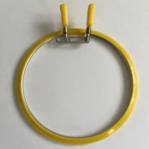 Vintage Spring Squeeze Pinch Tension Plastic & Metal Embroidery Hoop Yellow - Picture 1 of 5