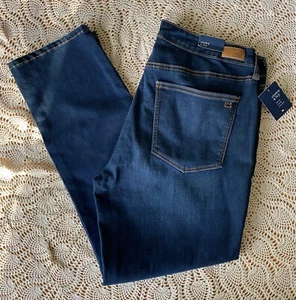 Crown & Ivy Women’s Straight Cape Wash Jeans Sz 16R LYCRA Stretch Keeps Shape - Picture 1 of 9