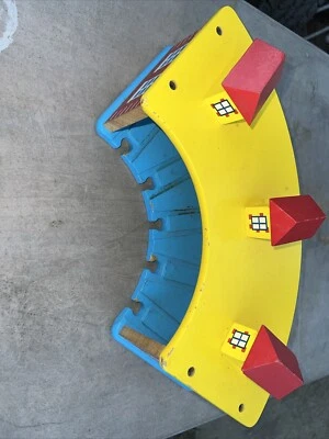 Thomas the Tank Engine Roundhouse 5 Train Engine Shed Compatible con Brio. Foto 1 de 4