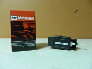 New OEM 1998-2003 Ford Explorer Rear Windshield Wiper Switch SW-5207 Moutaineer - Bild 1 von 4