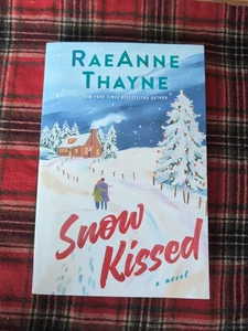 Snow Kissed by RaeAnne Thayne **FREE SHIPPING** - Picture 1 of 6