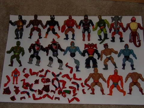 LARGE LOT MOTU MASTERS OF THE UNIVERSE FIGURE AND PARTS LOT VINTAGE Cover