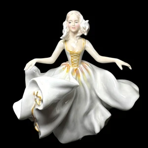 Royal Doulton "Sweet Seventeen" HN 2734 1974 - Picture 1 of 16