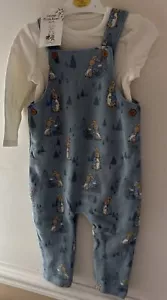 0-3 Monate Peter Rabbit gerippt blau Latzhosen & cremefarbener langärmeliger Body - Bild 1 von 5