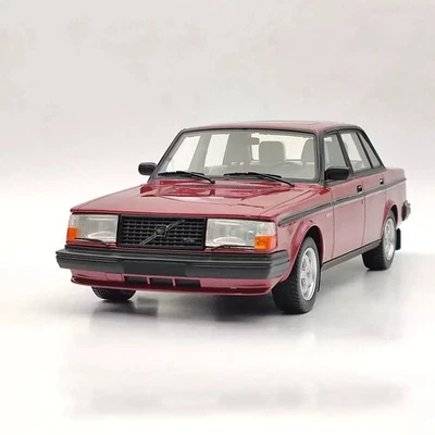 VOLVO 244 Turbo 1981 1/18 DNA COLLECTIBLES DNA000114 - Image 1 of 4