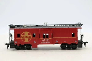 HO Gauge 1:87 Scale Santa FE Bay Window Caboose ATSF 999056 CX-3 Roundhouse - Picture 1 of 5