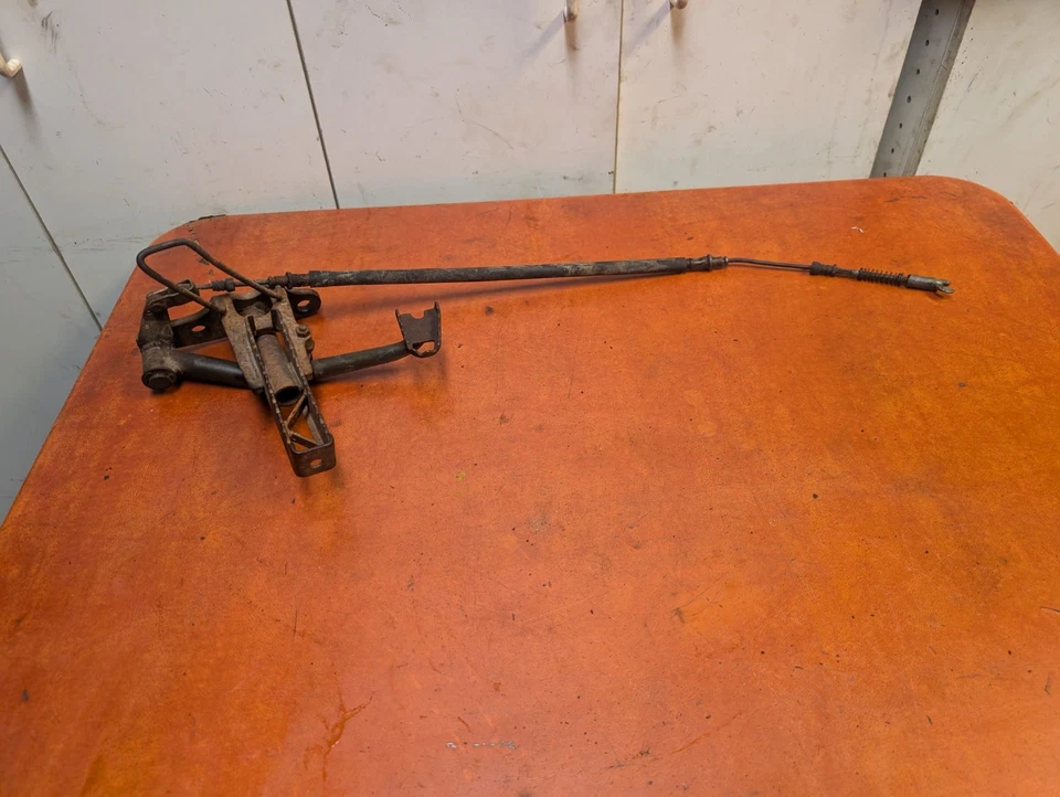 Yamaha Moto 4 YFM350 1987 clavija derecha reposapiés freno pedal cable Foto 1 de 4