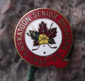 1963 Saskatoon Senior Quakers Ice Hockey Team Canada Maple Leaf Pin Badge - Picture 1 of 3