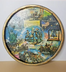 Bandeja para servir lata bicentenario de 11" EE. UU. ~ History Collage 1776-1976/Ken Haag - Imagen 1 de 4