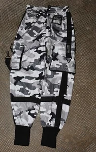 Cargohose von Fishbone Sister, Camouflage Muster, Gr.S, NP 40€ - Bild 1 von 4