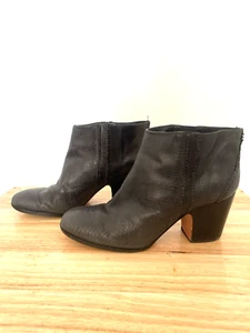 Rachel Comey Women's Black Heel Embossed Ankle Boots Booties Round Toe Sz. 7 - Picture 1 of 10