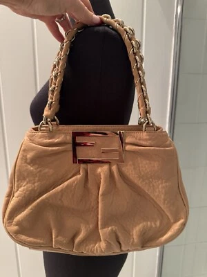 Bolso de mano FENDI de cuero de becerro beige plateado herrajes Foto 1 de 4
