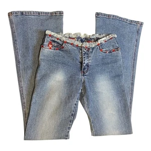 Pantalones de mezclilla Guess Y2K tiro bajo acampanados estrás ojal cintura para mujer 24 vintage - Imagen 1 de 8