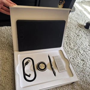 Wacom PTH660 Intuos Pro Graphic Tablet | Medium | - Afbeelding 1 van 6
