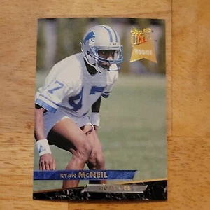 Tarjeta de fútbol Fleer Ultra 1993 radiocontrol novato Ryan McNeil #130 - Imagen 1 de 2
