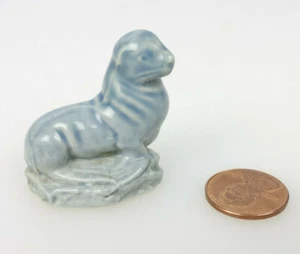 Seal Figurine Wade England Red Rose Tea Bull Blue American Series Whimsie Mini - Picture 1 of 12
