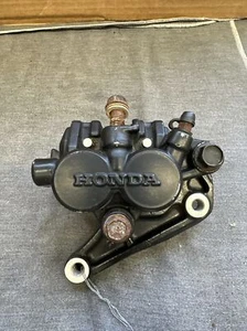 1982 1983 HONDA VF750C VF 750C MAGNA FRONT RIGHT BRAKE CALIPER OEM - Picture 1 of 6