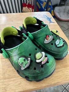 Crocs Boys Size  8 Green With Charms Shark Space Alien