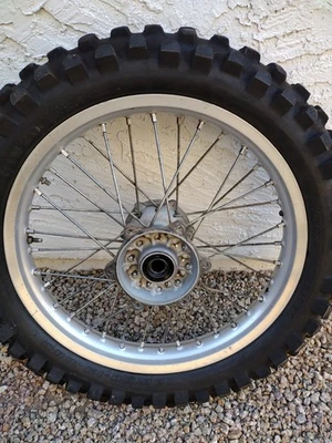 99-20 YAMAHA YZ 250 YZ 450F YZ 426 YZ 400 WR 400F 426f LLANTA TRASERA Y NEUMÁTICO 18" Foto 1 de 4