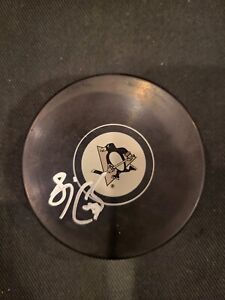 Pittsburgh Penguins Sidney Crosby signed autographed hockey puck