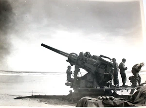 WWII 120 mm Anti Aircraft Gun Training Allied Occupation Japan 1949 Photo CA1 - Picture 1 of 8