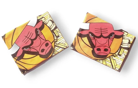 Set of 2 Chicago Bulls Pillowcases NBA 90s Jordan Pippen White Red Vintage Cover