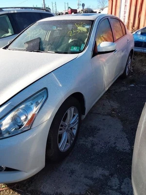 Rear View Mirror With Automatic Dimming Fits 13-20 ALTIMA 1175775 - Image 1 of 4