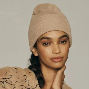 Cappello nuovo con etichette ANTHROPOLOGIE Fine Gauge Beanie Tan morbido beige polsini maglia OS - Foto 1 di 5
