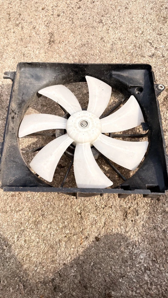 Conjunto de ventilador de refrigeración radiador estilo OE 2007-2013 Suzuki SX4 Foto 1 de 4