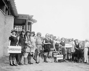 Bathing Beauty Contestants Viintage 8x10 Reprint Of Old Photo - Picture 1 of 1