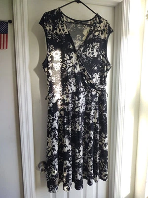 Vestido negro floral largo XL para mujer ALFANI sin mangas cómodo elástico debajo de la rodilla Foto 1 de 4