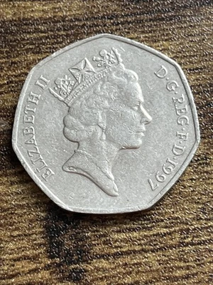 1997 United Kingdom 50 Fifty Pence Elizabeth Britannia Lion Actual Coin TB5054* - Image 1 of 2