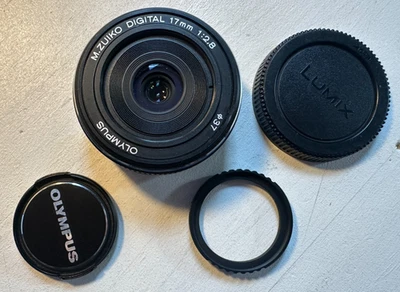 OLYMPUS M.ZUIKO DIGITAL 17mm f/2.8 Black Lens for Micro 4/3 Cameras EXC+ - Image 1 of 4