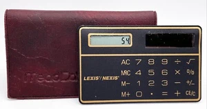 Calculadora solar de bolsillo vintage Mead Data Central LexisNexis con tamaño de tarjeta de estuche - Imagen 1 de 9