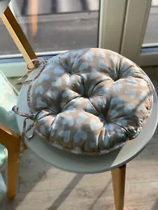 Round chair cushion with ties/ beige chair pad/ cotton seat cushions with heart - Picture 1 of 11