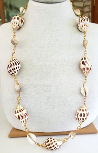 Vintage Babylon Muschel Seemuschel Cowrie umwickelt goldfarbene Halskette 34 Zoll ohne Verschluss - Bild 1 von 5