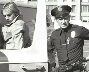 LLOYD BRIDGES-Joe Forrester-Kaz Garas-Original 1975 NBC TV Publicity Photo - Picture 1 of 5