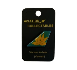 13357 VIETNAM AIRLINES TAIL PIN TAIL FIN LAPEL PIN BADGE - AVIATION AIRCRAFT - Picture 1 of 2
