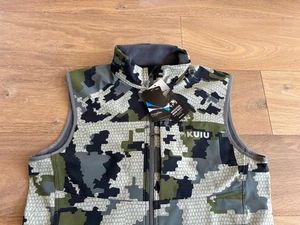 Kuiu Ultralight Hunting Camo Guide DCS Vest Softshell  Verde Large L - New - Picture 1 of 2