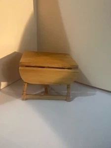 Concord Miniatures 1:1 scale dollhouse furniture dropleaf table - Picture 1 of 3